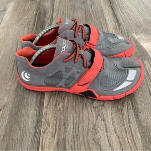 Topo Athletic W- RX Split Toe shoes Women’s 10 Coral Grey Runner barefoot